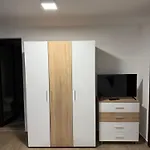 осъм *